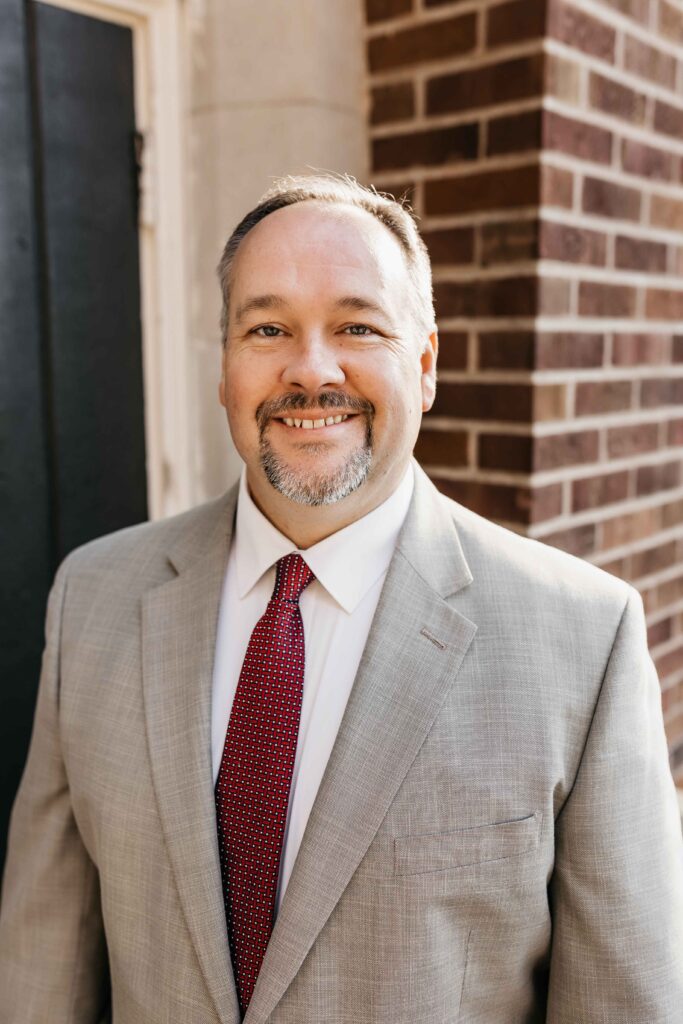 Headshot of Jeff Hoogeveen